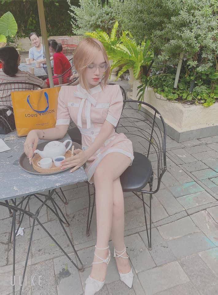 Địt cạn tinh trùng cùng cô bạn gái lồn đẹp mông to