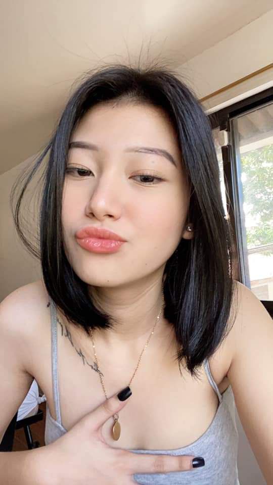 đến nhà gấu chơi nhưng chị gái của cô ấy đưa mông thế này